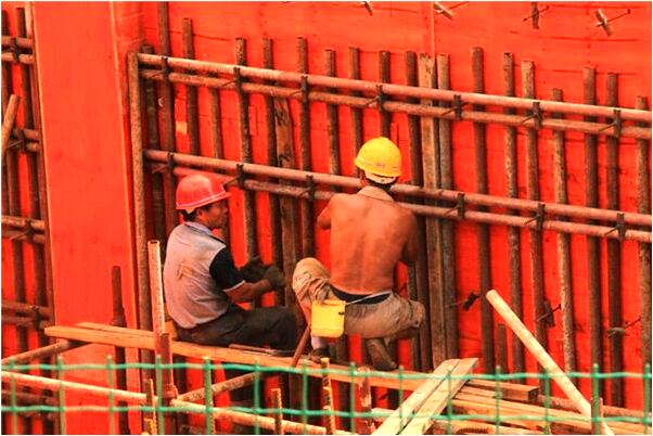 夢到插在決峰上的絕世神劍是咋回事_周公解夢官網