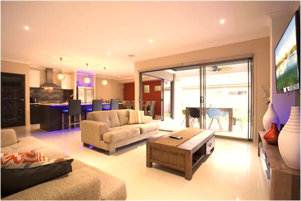 夢到了我自己裸體走在街上預示什麼_周公解夢官網