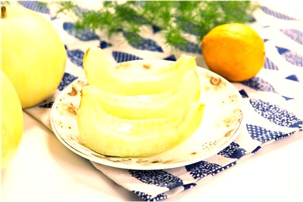 夢見右手摔腫了預示什麼_周公解夢官網