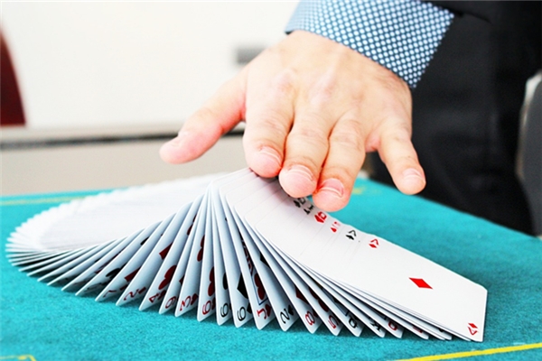 夢到看別人賭會是什麼預兆_周公解夢