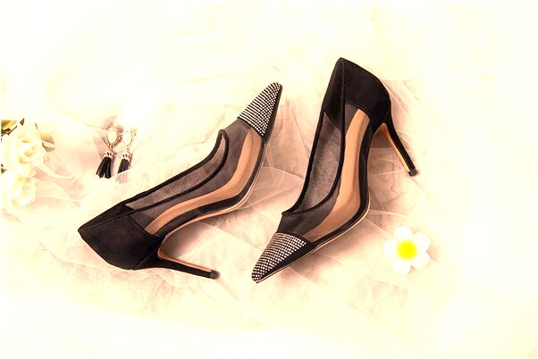 夢見女人從我家樓上跳下來是什麼意思？_周公解夢官網