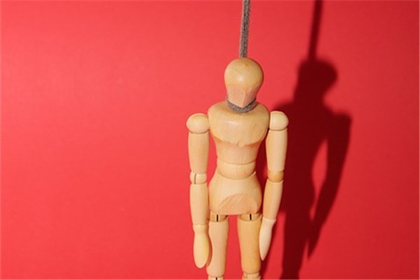 夢到了上吊死人預兆了什麼嗎_周公解夢