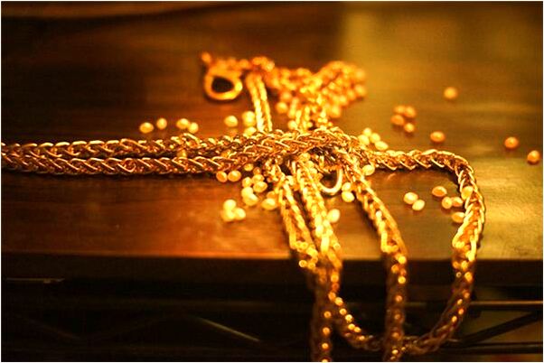 夢到老公給別的女人送鮮花會是什麼預兆_周公解夢官網