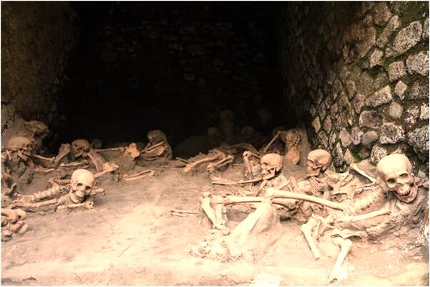 夢到了祼體女鬼的預兆_周公解夢官網