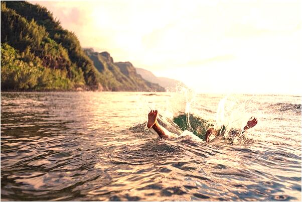 夢見自己東躲西藏是啥預兆_周公解夢官網