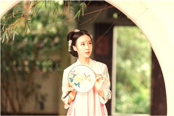 夢見和身材高大的女同學做愛有什麼徵兆_周公解夢官網