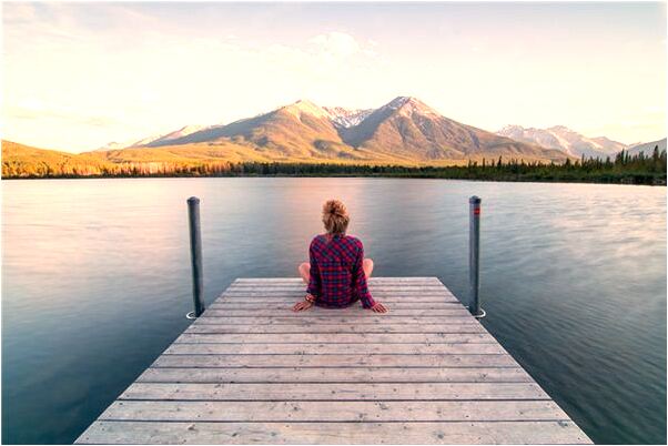 夢見和同事在宿舍聊天預示著什麼_周公解夢官網