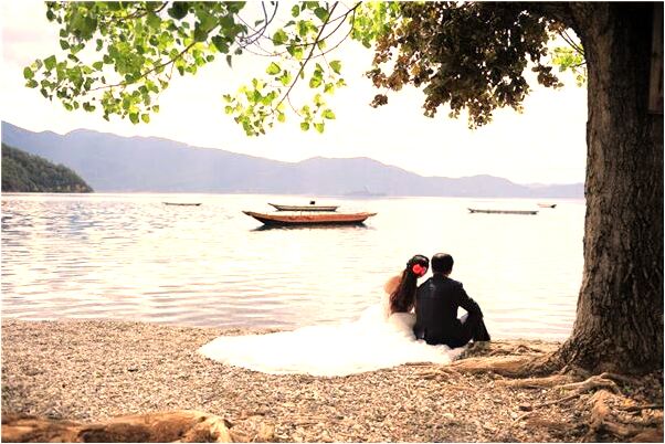 夢到湖水有條魚張開嘴對著自是怎么回事_周公解夢官網