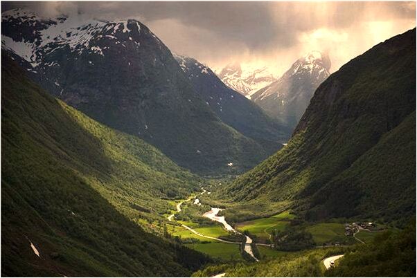 夢到了老人之路有什麼預兆_周公解夢官網