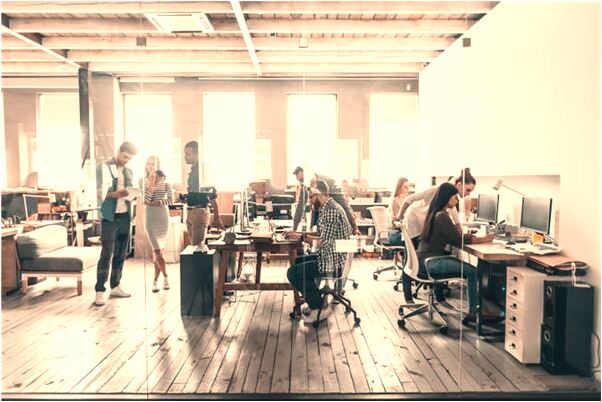 夢到了和同事在食堂吃飯是什麼預兆_周公解夢官網