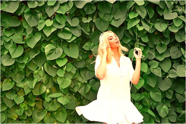 夢見自己嘴裡長狗腿預示什麼_周公解夢官網