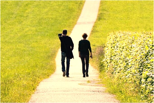 夢到走路給條河擋道預示了什麼_周公解夢官網