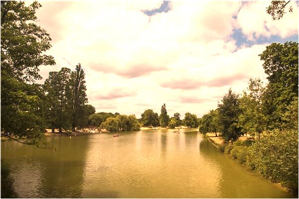 夢到了河裡流的是黑色的水的預兆_周公解夢官網