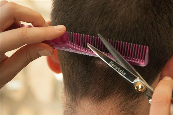 做夢剪頭髮_周公解夢