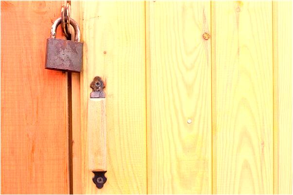 夢見和別人摟抱親熱會是什麼預兆_周公解夢官網