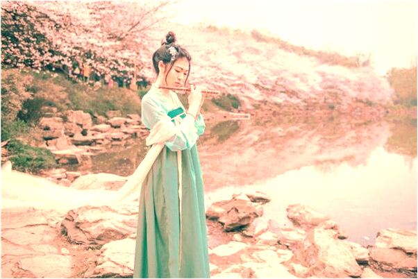 夢到了大水淹到家門口是什麼兆頭_周公解夢官網