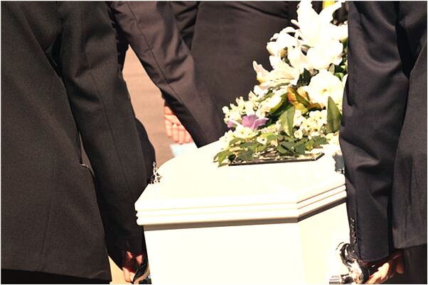 夢到了我家客廳陌生男女跳舞是什麼意思_周公解夢官網