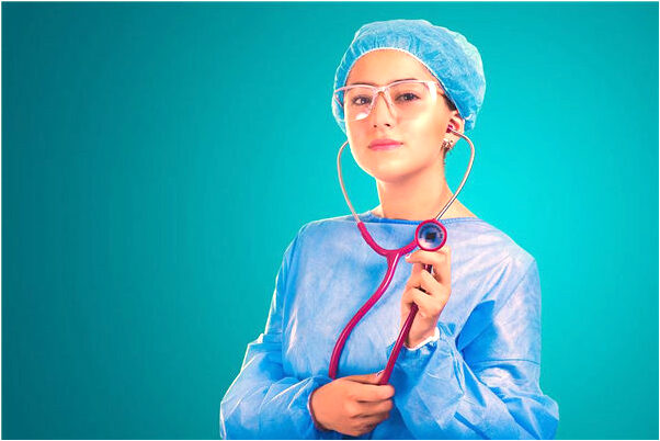 夢見女兒變小我抱在懷裡哭有什麼說法_周公解夢官網