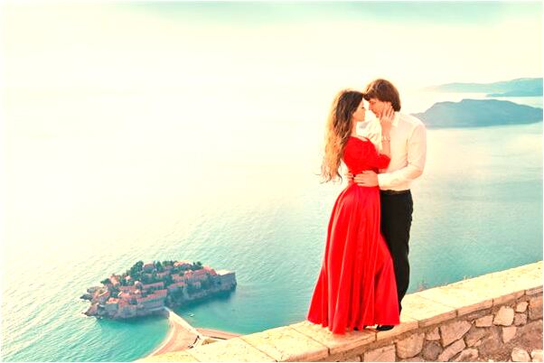 夢到紅蛇進屋啥意思_周公解夢官網