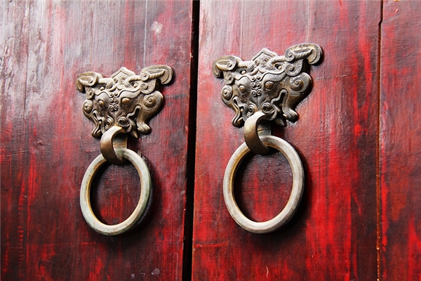 夢到了門被釘鎖意味什麼_周公解夢