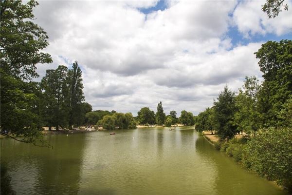 夢見平靜的水面_周公解夢