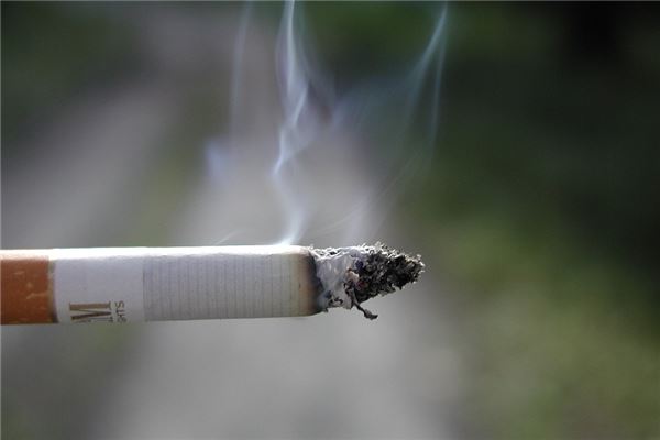 夢見別人抽菸_周公解夢