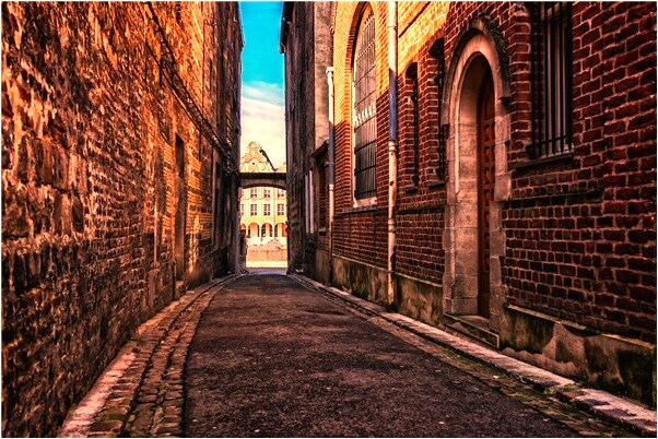 夢到了一尊大佛還有經文有什麼意思嗎_周公解夢官網