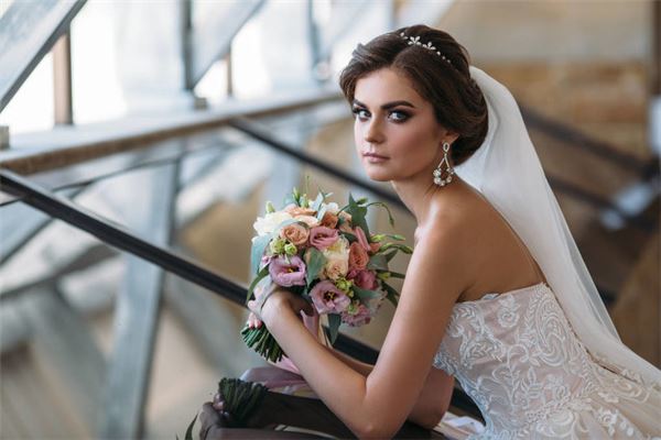 93年屬雞的婚姻運勢_十二生肖