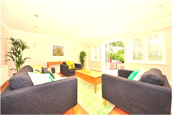 夢到了穿以前的鞋有什麼預示嗎_周公解夢官網