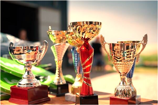 夢見家裡進了條白色的狗會怎么樣_周公解夢官網