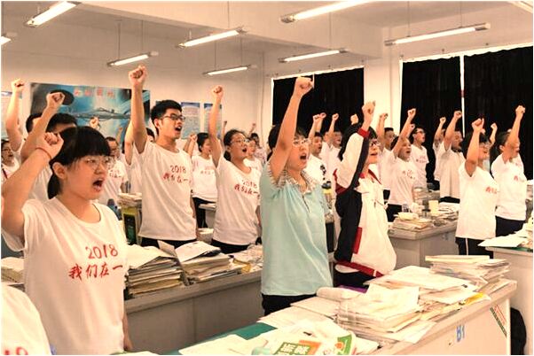 夢見和豺狼野豬戰鬥是什麼預兆_周公解夢官網