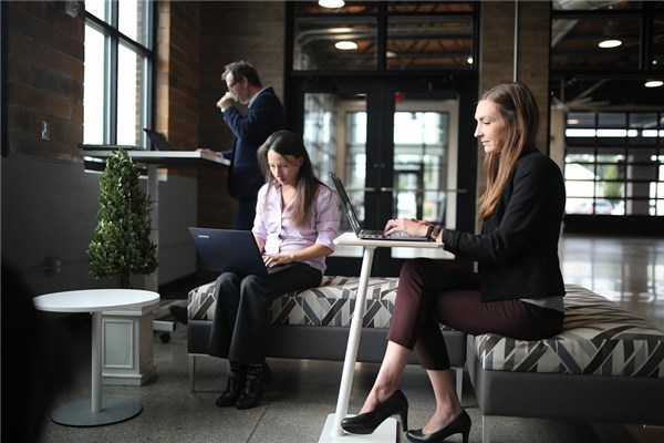 夢到之前同事是凶兆還是吉兆_周公解夢