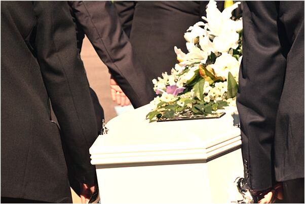 夢見白茫茫的雪景有何寓意_周公解夢官網