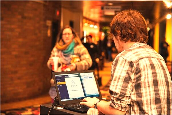 夢到了把蛇鑽進了嘴裡怎么樣_周公解夢官網