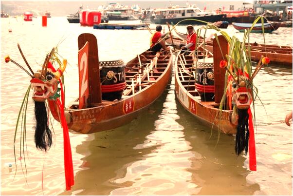 夢到和喜歡自己的人牽手走樓梯是什麼預兆_周公解夢官網