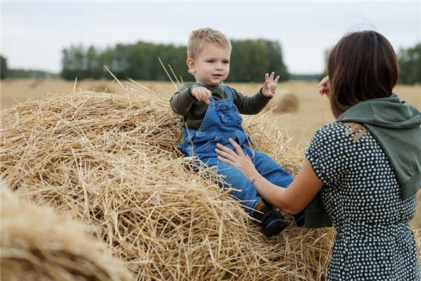 夢到男童墜樓預示著什麼_周公解夢