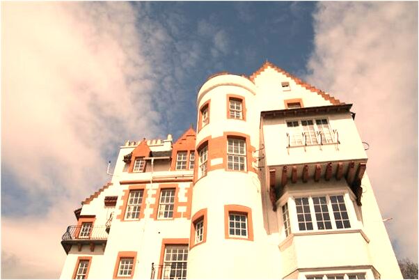 夢到別人晾衣服是什麼預兆？_周公解夢官網