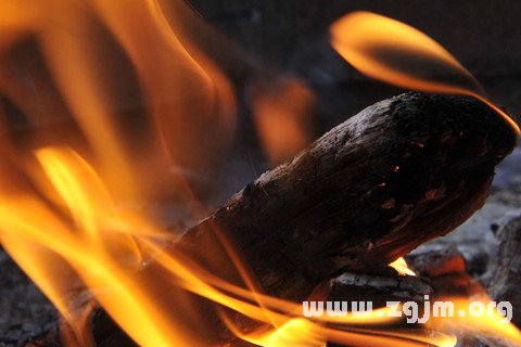夢見木材燃燒