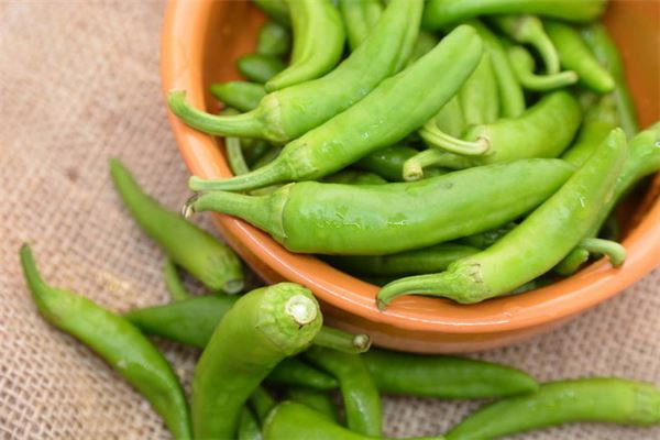 夢見摘青辣椒_周公解夢