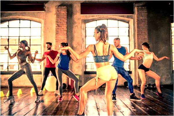 夢到了在河邊洗很多衣服是什麼預兆？_周公解夢官網