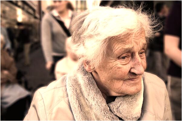 夢到別人逮到蛇是什麼意思?_周公解夢官網