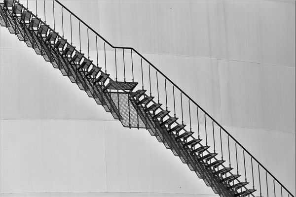 夢到樓梯斷了上不了樓_周公解夢