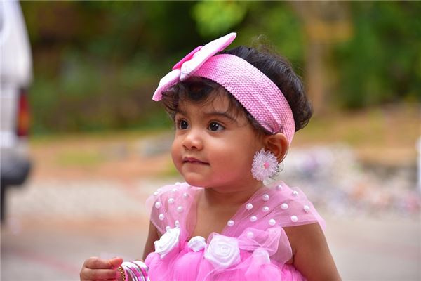 夢到撿個女兒預示著什麼_周公解夢