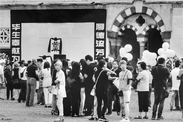 夢見爸爸死了舉行葬禮_周公解夢