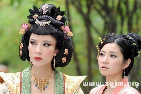 容易遭小三逼宮的星座女_十二星座