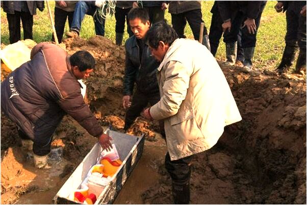 夢見掛紅布代表著什麼?_周公解夢官網