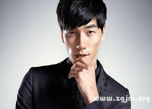 自嘲技能點滿的星座明星_十二星座