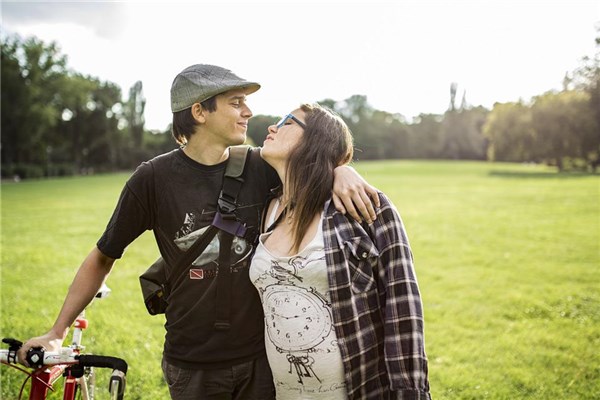 夢到了曖昧的人是什麼徵兆_周公解夢