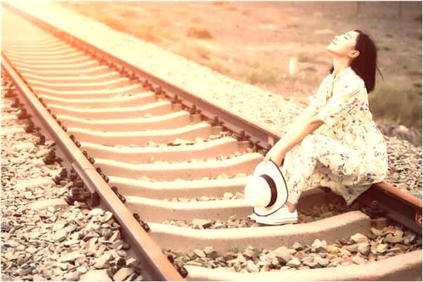 夢見一女人用血為我治病是咋回事_周公解夢官網