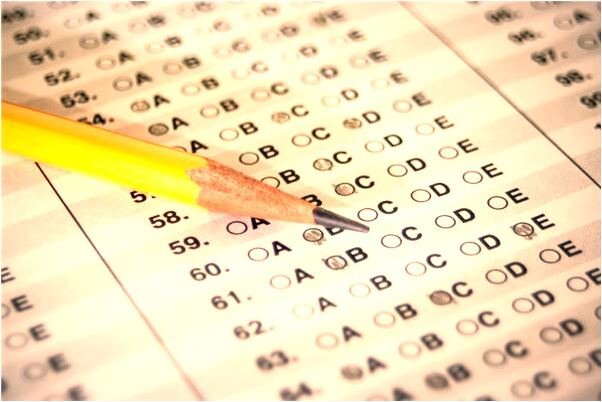 夢見爸爸與姑姑鬧矛盾用刀砍我是什麼意思_周公解夢官網